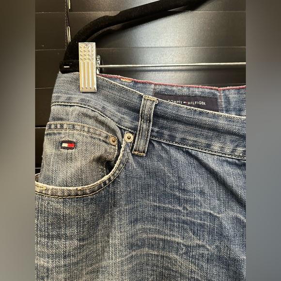 TOMMY Hilfiger Relaxed Blue Jeans with Vintage Distressed Look - Picture 3 of 11